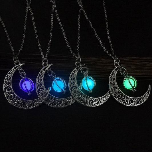 Fashionable Moonstone Pendant Necklace with Healing Properties