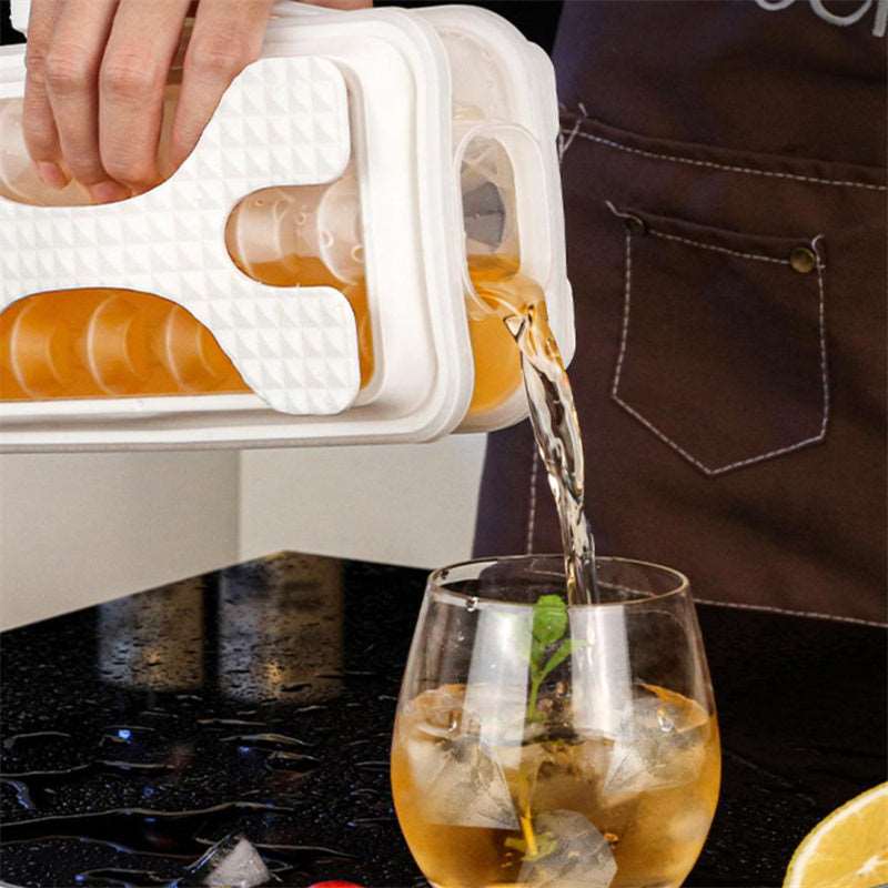 Experience the Coolness: Portable Silicone Ice Ball Mold - Create Ice Cubes in Style with our Innovative Ice Maker Bottle!