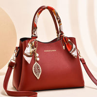 Mother's Day Gift: Shoulder Bag With Leaf Pendant