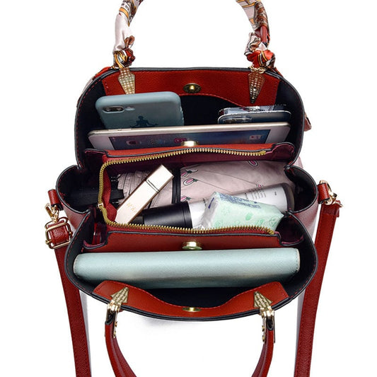 Mother's Day Gift: Shoulder Bag With Leaf Pendant