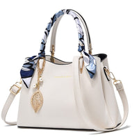 White Mother's Day Gift: Shoulder Bag With Leaf Pendant